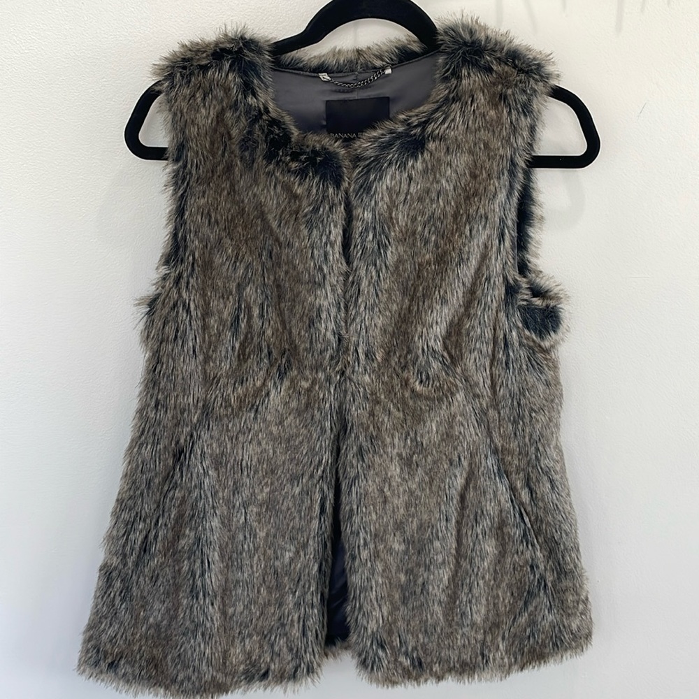 NWOT Banana Republic mobwife brown black cream faux fur vest. Size XS